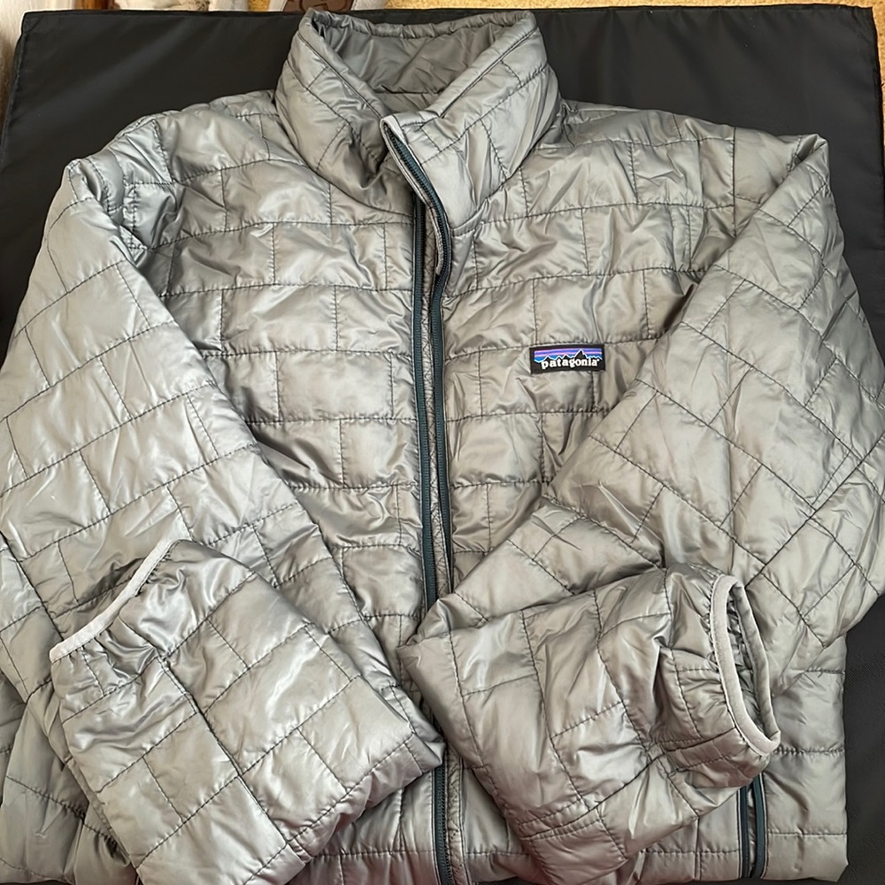 Patagonia Men’s Nano Puff Metallic Grey Jacket Size Medium